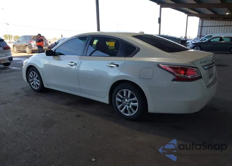 2015 Nissan Altima 2.5/2.5 S/2.5 Sl/2.5 Sv из США, поврежденный, VIN 1N4AL3AP9FC125164